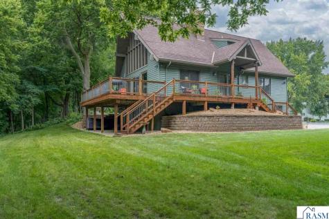 314 Meadow Woods Drive Mankato MN 56001