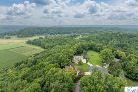314 Meadow Woods Drive Mankato MN 56001