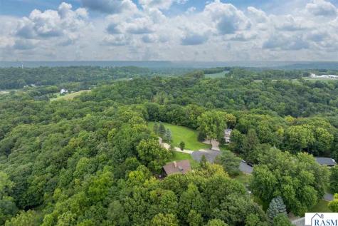 314 Meadow Woods Drive Mankato MN 56001