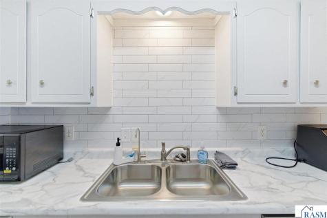916 N Armstrong Boulevard St. James MN 56081