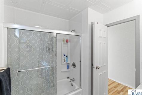 916 N Armstrong Boulevard St. James MN 56081