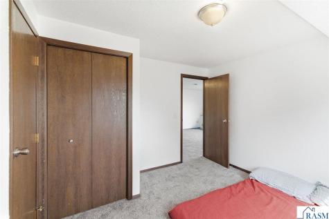 916 N Armstrong Boulevard St. James MN 56081
