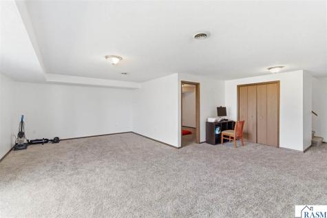 916 N Armstrong Boulevard St. James MN 56081