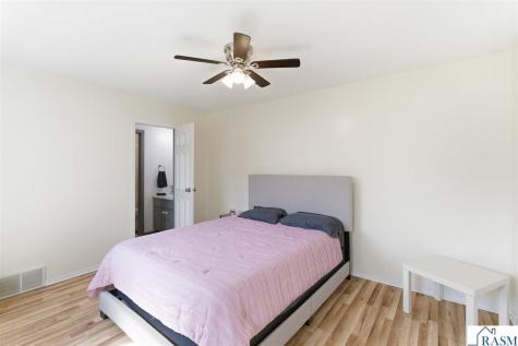 916 N Armstrong Boulevard St. James MN 56081