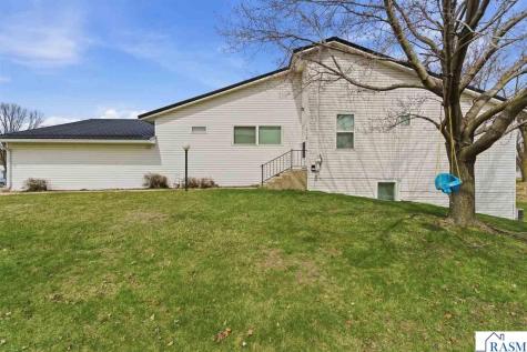 916 N Armstrong Boulevard St. James MN 56081