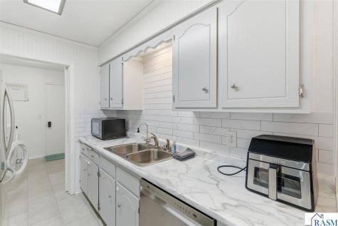 916 N Armstrong Boulevard St. James MN 56081