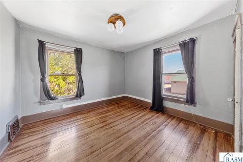 129 W Ruth Street Mankato MN 56001