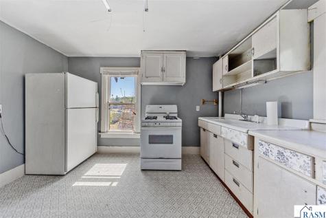 129 W Ruth Street Mankato MN 56001