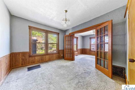 129 W Ruth Street Mankato MN 56001