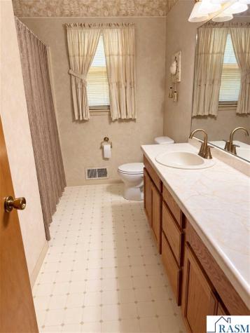 130 Eastwood Drive Mankato MN 56001
