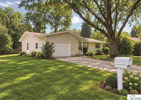 130 Eastwood Drive Mankato MN 56001
