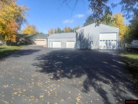 914 E 4th Street Winthrop MN 55396