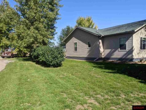 914 E 4th Street Winthrop MN 55396