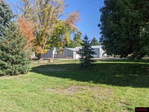 914 E 4th Street Winthrop MN 55396