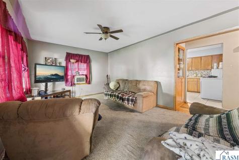 74 S Cordova Avenue Le Center MN 56057