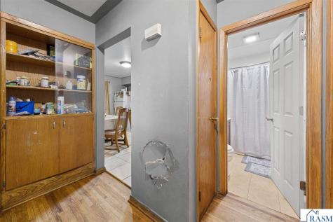 74 S Cordova Avenue Le Center MN 56057