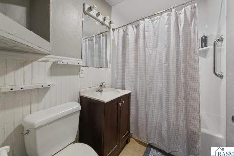 74 S Cordova Avenue Le Center MN 56057