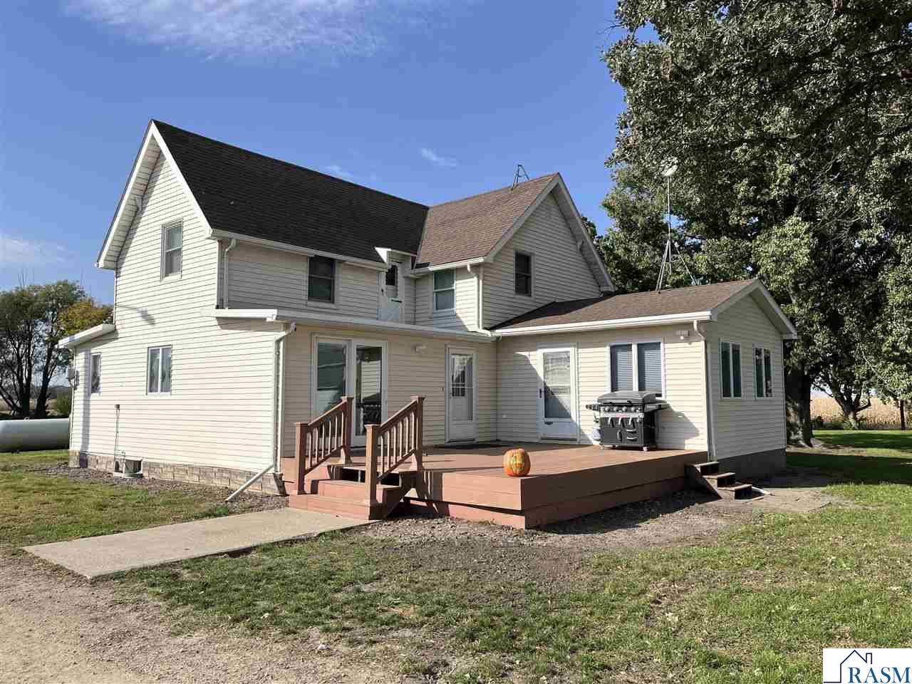 37387 745th Avenue St. James MN 56081