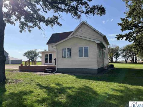 37387 745th Avenue St. James MN 56081