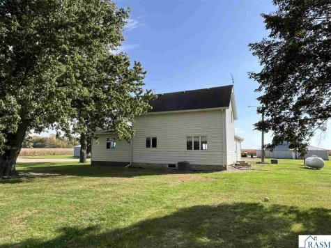 37387 745th Avenue St. James MN 56081