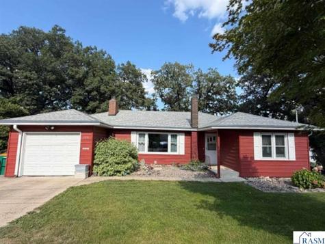 1331 Frank Hall Drive Albert Lea MN 56007