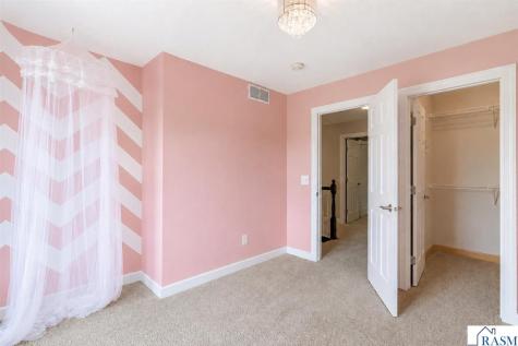 213 Victoria Boulevard Mankato MN 56001