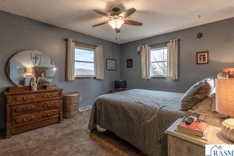 35425 Shakpays Cove Road Kasota MN 56050