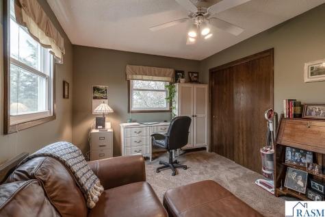 35425 Shakpays Cove Road Kasota MN 56050