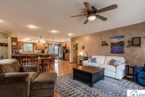 35425 Shakpays Cove Road Kasota MN 56050