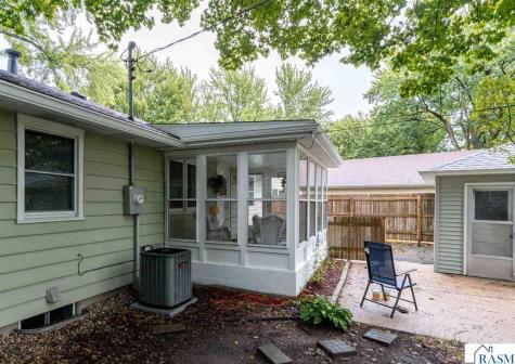 13 Southview Drive Mankato MN 56001