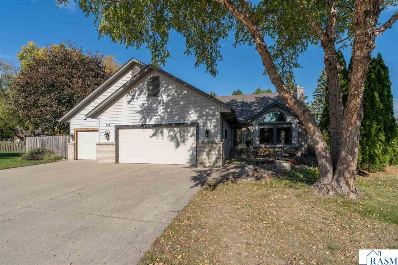104 Wadsworth Drive Mankato MN 56001