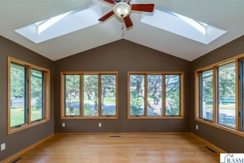104 Wadsworth Drive Mankato MN 56001