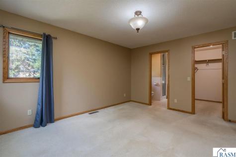104 Wadsworth Drive Mankato MN 56001
