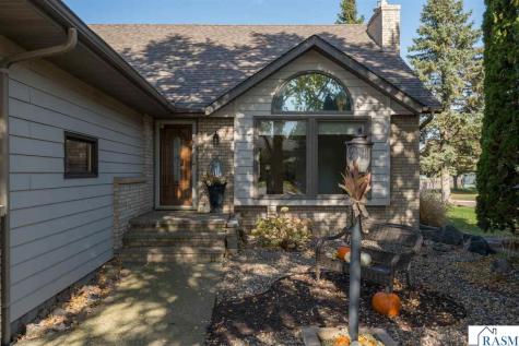 104 Wadsworth Drive Mankato MN 56001