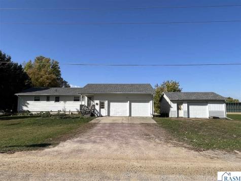1015 11th Street North St. James MN 56081