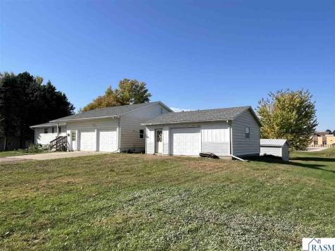1015 11th Street North St. James MN 56081
