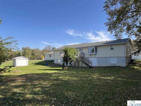 1015 11th Street North St. James MN 56081