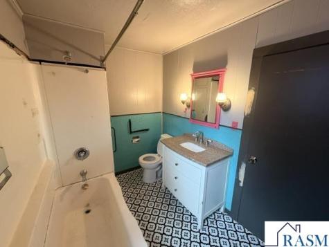 1621 N 4th Street Mankato MN 56001