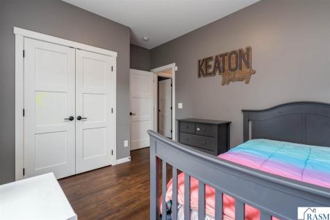 1824 Raymond Drive North Mankato MN 56003