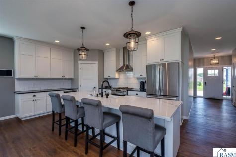1824 Raymond Drive North Mankato MN 56003