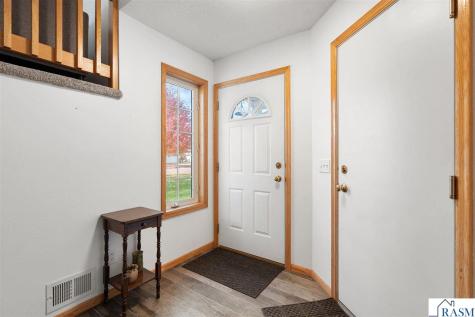 101 Teal Court Mankato MN 56001