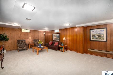 332 Harrison Avenue North Mankato MN 56003