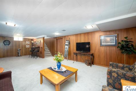 332 Harrison Avenue North Mankato MN 56003