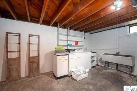 332 Harrison Avenue North Mankato MN 56003