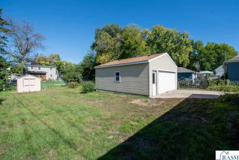 332 Harrison Avenue North Mankato MN 56003