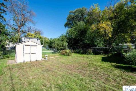 332 Harrison Avenue North Mankato MN 56003