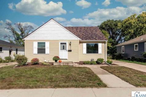 332 Harrison Avenue North Mankato MN 56003