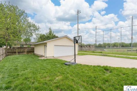 426 W Skaro Street St. Peter MN 56082