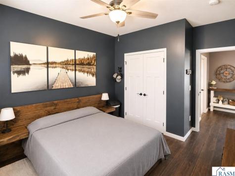 1122 Crystal Lake Drive Lake Crystal MN 56055-2410