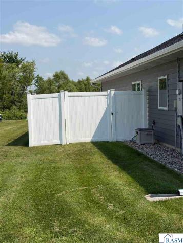 1122 Crystal Lake Drive Lake Crystal MN 56055-2410